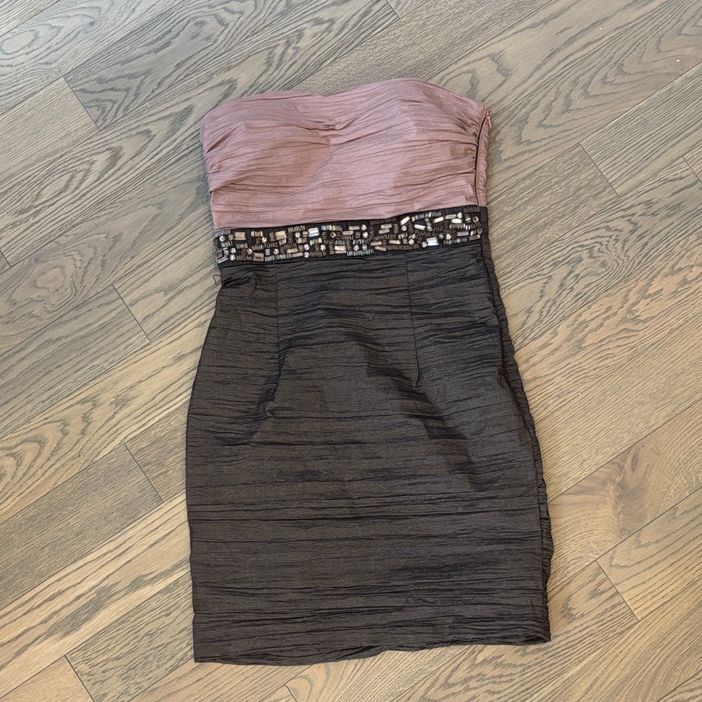 Morgan & Co. Strapless Mauve and Black Dress size 7/8